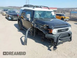 2007 Toyota FJ Cruiser with VIN JTEBU11F370035644, listed as a IAAI auction lot 41698247 with 214,482 mi miles. Bid and sale history available at carsss.com. Image 1.