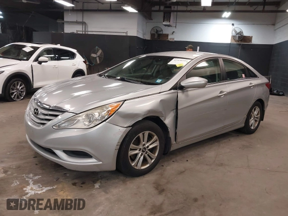 2013 Hyundai Sonata GLS z VIN 5NPEB4ACXDH620718, wystawiony jako IAAI lot #42450301 z przebiegiem 164 170 mil mil oraz . Historia ofert i sprzedaży dostępna na DreamBid. Obrazek 18.
