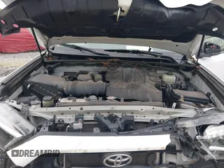 2018 Toyota 4Runner SR5 z VIN JTEBU5JR9J5610308, wystawiony jako IAAI lot #37802713 z przebiegiem 64 200 mil mil oraz . Historia ofert i sprzedaży dostępna na DreamBid. Obrazek 10.