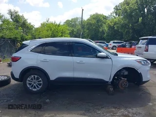 2020 Ford Escape SE с VIN 1FMCU0G60LUA47243, выставлен на аукционе IAAI как лот 42685375 с пробегом 52 618 миль миль и . История ставок и продаж доступна на DreamBid. Изображение 14.