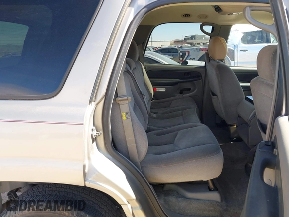 2003 GMC Yukon SLT with VIN 1GKEC13V33R298333, listed as a IAAI auction lot 41582447 with 166,047 mi miles. Bid and sale history available at carsss.com. Image 8.