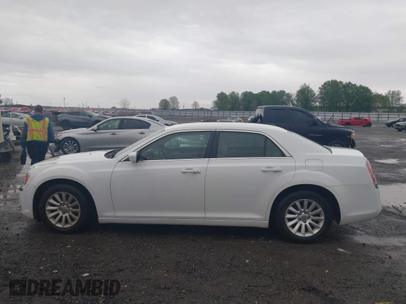 2014 Chrysler 300 with VIN 2C3CCAAG2EH264835, listed as a IAAI auction lot 41918196 with 93,338 mi miles. Bid and sale history available at carsss.com. Image 14.