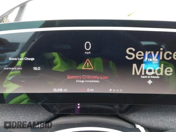 2024 Lucid Air Touring z VIN 50EA1TEA9RA005804, wystawiony jako IAAI lot #41758631 z przebiegiem 13 218 mil mil oraz . Historia ofert i sprzedaży dostępna na DreamBid. Obrazek 7.