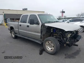 2002 GMC Sierra 2500HD SLE with VIN 1GTHK23122F187173, listed as a IAAI auction lot 41446261 with 1 mi miles. Bid and sale history available at carsss.com. Image 1.
