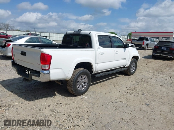 2017 Toyota Tacoma SR5 z VIN 3TMAZ5CN8HM045727, wystawiony jako IAAI lot #41962213 z przebiegiem 88 042 mil mil oraz . Historia ofert i sprzedaży dostępna na DreamBid. Obrazek 4.
