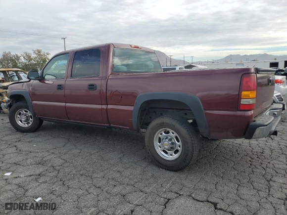 2001 Chevrolet Silverado 1500HD LS with VIN 1GCGC13U21F160440, listed as a Copart auction lot 81849544 with 136,943 mi miles and Salvage Title. Bid and sale history available at carsss.com. Image 2.