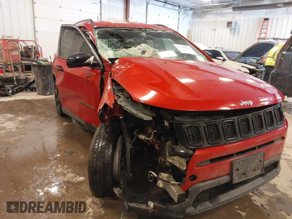 2018 Jeep Compass Latitude z VIN 3C4NJDBB0JT191044, wystawiony jako IAAI lot #41395206 z przebiegiem 68 784 mil mil oraz . Historia ofert i sprzedaży dostępna na DreamBid. Obrazek 6.