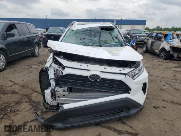 2020 Toyota RAV4 XLE with VIN 2T3P1RFV1LC135007, listed as a Copart auction lot 62710795 with 38,969 mi miles and Non repairable. Bid and sale history available at DreamBid. Image 5.