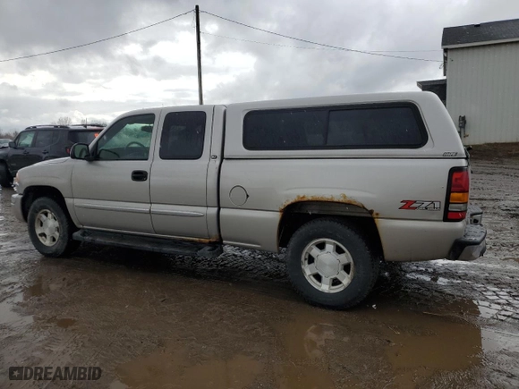 2004 GMC Sierra 1500 SLT with VIN 2GTEK19T041305608, listed as a Copart auction lot 47784175 with 147,335 mi miles and Salvage Title. Bid and sale history available at carsss.com. Image 2.