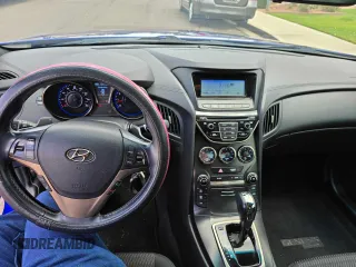 2013 Hyundai Genesis Coupe Premium z VIN KMHHT6KD3DU090574, wystawiony jako Copart lot #57272205 z przebiegiem 129 705 mil mil oraz Tytuł czysty. Historia ofert i sprzedaży dostępna na DreamBid. Obrazek 9.