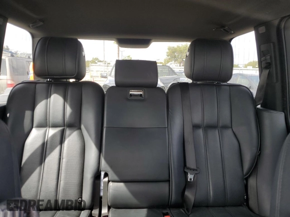 2012 Land Rover Range Rover SC z VIN SALMF1E43CA387569, wystawiony jako Copart lot #51148415 z przebiegiem 127 914 mil mil oraz Czysty tytuł • Clean title. Historia ofert i sprzedaży dostępna na DreamBid. Obrazek 10.