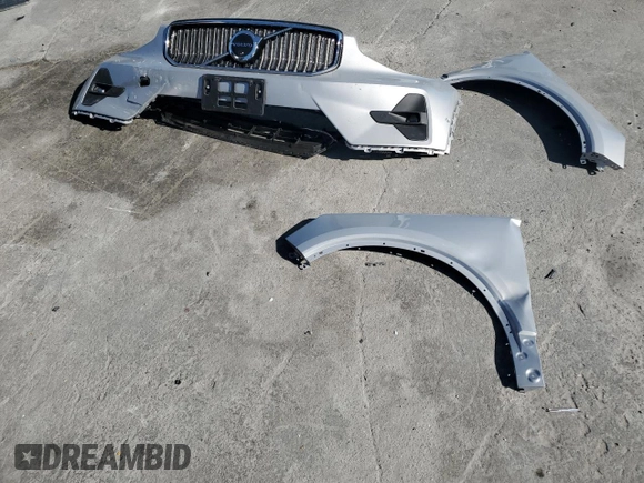 2024 Volvo XC40 Plus Bright Theme z VIN YV4L12UE8R2381381, wystawiony jako Copart lot #46183675 z przebiegiem 5 666 mil mil oraz Szkoda całkowita • Salvage title. Historia ofert i sprzedaży dostępna na DreamBid. Obrazek 15.