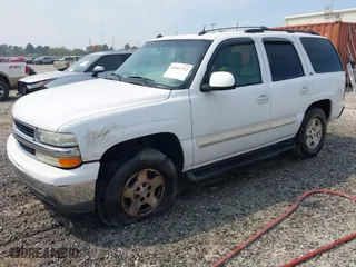2005 Chevrolet Tahoe LT with VIN 1GNEC13T85J124339, listed as a IAAI auction lot 41911723 with 353,205 mi miles. Bid and sale history available at carsss.com. Image 2.