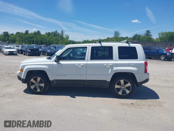 2016 Jeep Patriot High Altitude z VIN 1C4NJRFB8GD707642, wystawiony jako IAAI lot #42324960 z przebiegiem 176 344 mil mil oraz . Historia ofert i sprzedaży dostępna na DreamBid. Obrazek 14.