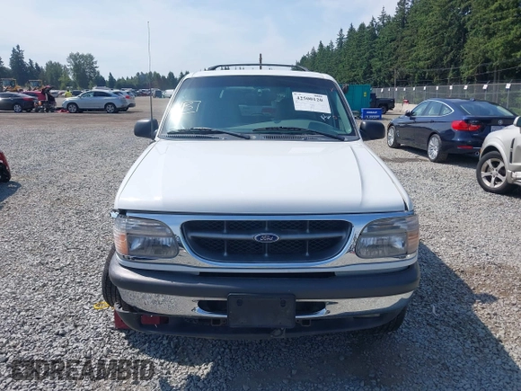 1998 Ford Explorer XL z VIN 1FMZU34E3WZA90831, wystawiony jako IAAI lot #42500120 z przebiegiem 97 799 mil mil oraz . Historia ofert i sprzedaży dostępna na DreamBid. Obrazek 11.