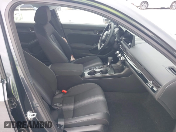 2025 Honda Civic Sport z VIN 19XFL2H83SE012838, wystawiony jako IAAI lot #42201903 z przebiegiem 4168 mil mil oraz . Historia ofert i sprzedaży dostępna na DreamBid. Obrazek 5.