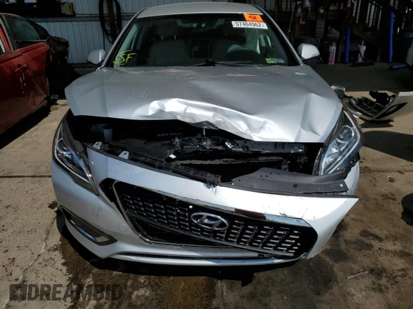 2016 Hyundai Sonata Hybrid SE with VIN KMHE24L18GA010996, listed as a Copart auction lot 57464962 with 32,458 mi miles. Bid and sale history available at carsss.com. Image 9.