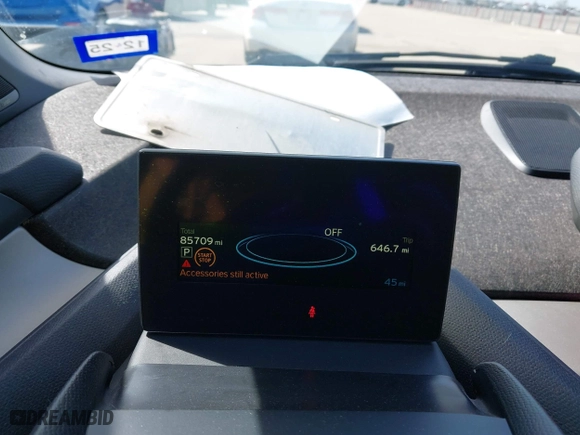 2017 BMW i3 with VIN WBY1Z8C50HV551025, listed as a IAAI auction lot 41722975 with 85,709 mi miles. Bid and sale history available at carsss.com. Image 15.
