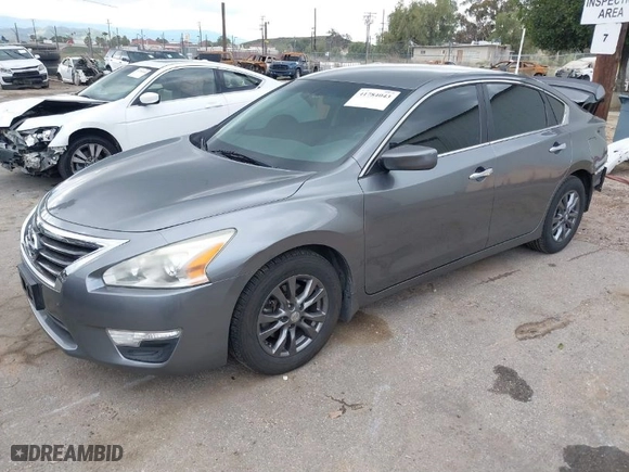 2015 Nissan Altima 2.5 S with VIN 1N4AL3AP7FC476638, listed as a IAAI auction lot 41784043 with 180,160 mi miles. Bid and sale history available at carsss.com. Image 2.