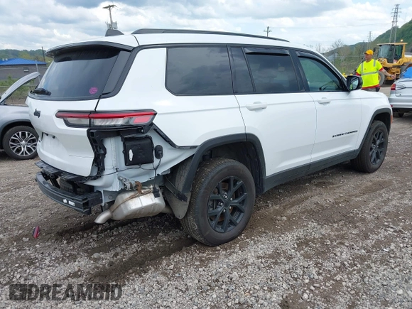 2024 Jeep Grand Cherokee Altitude z VIN 1C4RJKAG7R8607555, wystawiony jako IAAI lot #42162453 z przebiegiem 14 802 mil mil oraz . Historia ofert i sprzedaży dostępna na DreamBid. Obrazek 4.