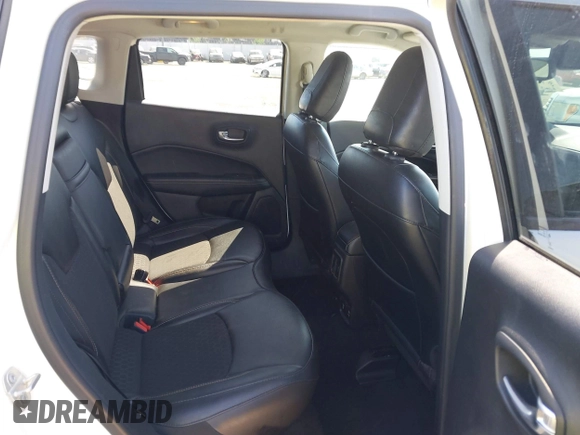 2019 Jeep Compass Altitude z VIN 3C4NJCBB6KT809494, wystawiony jako IAAI lot #42398252 z przebiegiem 62 813 mil mil oraz . Historia ofert i sprzedaży dostępna na DreamBid. Obrazek 8.