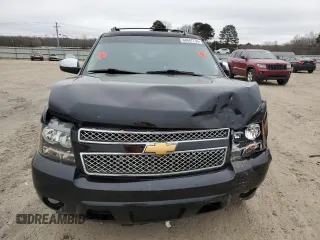 2014 Chevrolet Tahoe LTZ z VIN 1GNSCCE04ER156563, wystawiony jako Copart lot #44647735 z przebiegiem 135 849 mil mil oraz Czysty tytuł • Clean title. Historia ofert i sprzedaży dostępna na DreamBid. Obrazek 5.