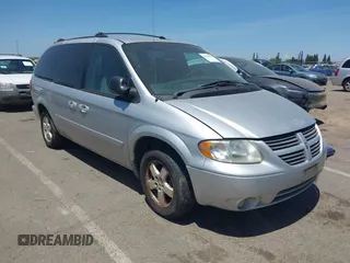 2005 Dodge Caravan SXT with VIN 2D4GP44L55R374299, listed as a IAAI auction lot 42560914 with 237,568 mi miles and . Bid and sale history available at DreamBid. Image 1.