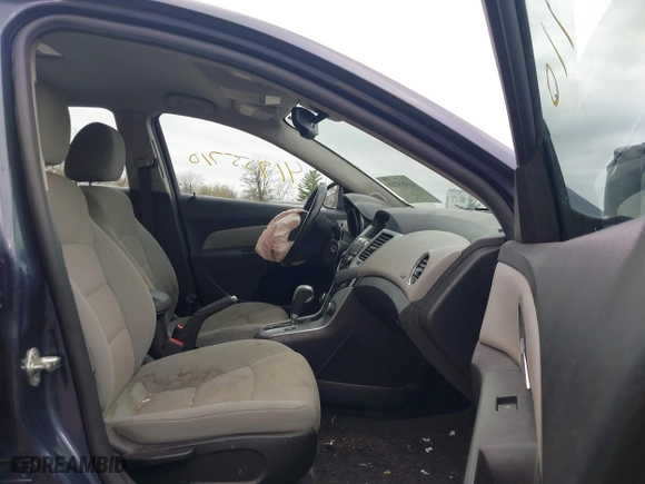 2014 Chevrolet Cruze 1LT with VIN 1G1PC5SB0E7213216, listed as a IAAI auction lot 41955710 with 147,003 mi miles. Bid and sale history available at carsss.com. Image 5.