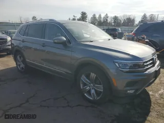 2019 Volkswagen Tiguan SEL Premium with VIN 3VV4B7AX7KM017038, listed as a Copart auction lot 45225445 with 70,500 mi miles and Salvage Title. Bid and sale history available at carsss.com. Image 4.
