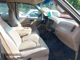 1999 Ford F-150 z VIN 1FTRX18W9XNB33354, wystawiony jako IAAI lot #42380827 z przebiegiem Nie podano mil oraz . Historia ofert i sprzedaży dostępna na DreamBid. Obrazek 5.