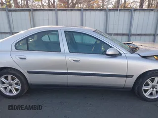 2002 Volvo S60 with VIN YV1RS61R622200464, listed as a IAAI auction lot 41105829 with 94,314 mi miles. Bid and sale history available at carsss.com. Image 13.
