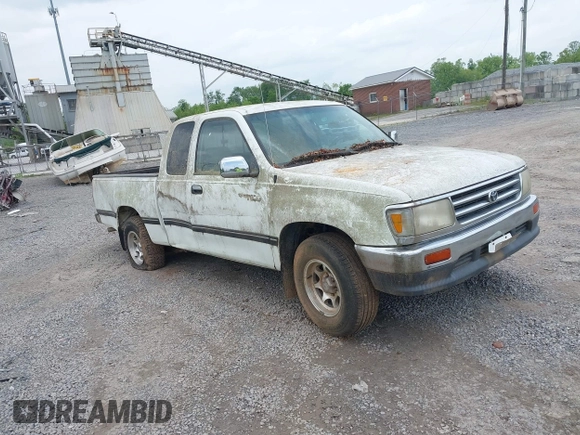 1997 Toyota T100 DX z VIN JT4TN12D9V0033820, wystawiony jako IAAI lot #42251339 z przebiegiem 159 449 mil mil oraz . Historia ofert i sprzedaży dostępna na DreamBid. Obrazek 1.
