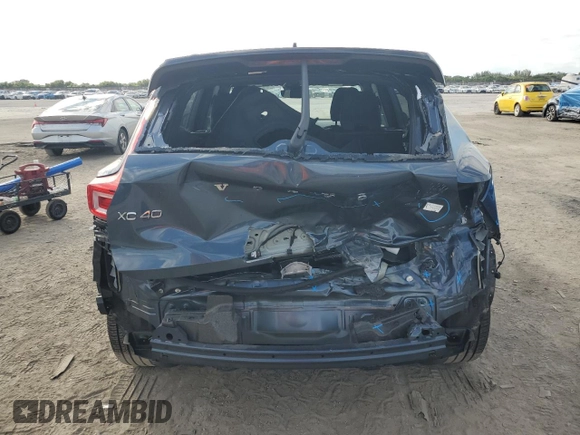 2022 Volvo XC40 Twin Plus z VIN YV4ED3UR5N2709889, wystawiony jako Copart lot #81162434 z przebiegiem 22 636 mil mil oraz Szkoda całkowita • Salvage title. Historia ofert i sprzedaży dostępna na DreamBid. Obrazek 6.