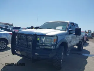 2012 Ford F-250 XL z VIN 1FT7W2BT7CEB38710, wystawiony jako IAAI lot #42003398 z przebiegiem 315 906 mil mil oraz . Historia ofert i sprzedaży dostępna na DreamBid. Obrazek 2.