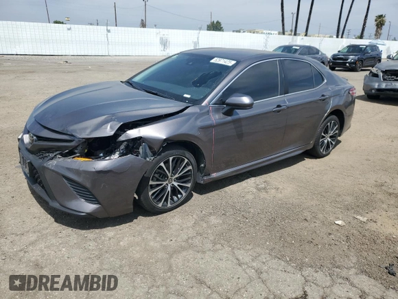 2020 Toyota Camry SE z VIN 4T1G11AK2LU962018, wystawiony jako Copart lot #54340175 z przebiegiem 147 722 mil mil oraz Szkoda całkowita • Salvage title. Historia ofert i sprzedaży dostępna na DreamBid. Obrazek 1.