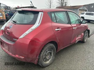 2013 Nissan LEAF SV with VIN 1N4AZ0CP3DC405296, listed as a IAAI auction lot 41404095 with 109,217 mi miles. Bid and sale history available at carsss.com. Image 4.