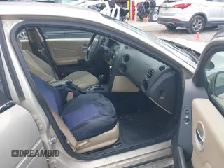 2008 Pontiac Grand Prix z VIN 2G2WP552081107812, wystawiony jako IAAI lot #42390408 z przebiegiem 244 642 mil mil oraz . Historia ofert i sprzedaży dostępna na DreamBid. Obrazek 5.