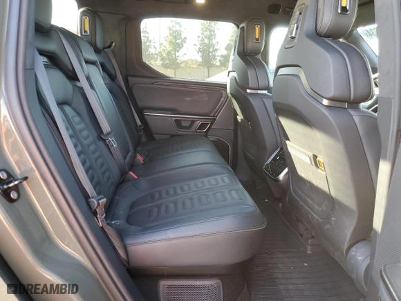 2022 Rivian R1T Launch Edition with VIN 7FCTGAAL3NN003101, listed as a Copart auction lot 85602634 with 17,189 mi miles and Salvage Title. Bid and sale history available at carsss.com. Image 10.