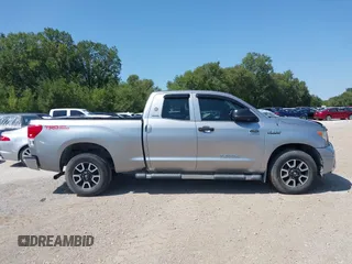 2012 Toyota Tundra z VIN 5TFRM5F19CX046642, wystawiony jako IAAI lot #40099944 z przebiegiem 141 137 mil mil oraz . Historia ofert i sprzedaży dostępna na DreamBid. Obrazek 13.