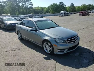 2014 Mercedes-Benz C 250 Sport z VIN WDDGF4HB8EA942721, wystawiony jako Copart lot #52629855 z przebiegiem 151 421 mil mil oraz Szkoda całkowita • Salvage title. Historia ofert i sprzedaży dostępna na DreamBid. Obrazek 13.