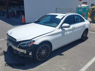 2019 Mercedes-Benz C 300 z VIN 55SWF8DB9KU309634, wystawiony jako IAAI lot #42494440 z przebiegiem 17 129 mil mil oraz . Historia ofert i sprzedaży dostępna na DreamBid. Obrazek 18.