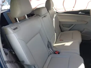2018 Volkswagen Atlas SE with VIN 1V2DP2CA6JC592774, listed as a IAAI auction lot 41389952 with 58,546 mi miles and . Bid and sale history available at DreamBid. Image 8.