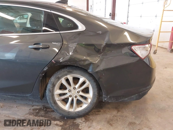 2018 Chevrolet Malibu LT z VIN 1G1ZD5ST5JF223948, wystawiony jako IAAI lot #42248560 z przebiegiem 75 643 mil mil oraz . Historia ofert i sprzedaży dostępna na DreamBid. Obrazek 6.