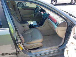 2002 Lexus ES 300 with VIN JTHBF30G320085116, listed as a IAAI auction lot 42015660 with 285,292 mi miles. Bid and sale history available at carsss.com. Image 5.