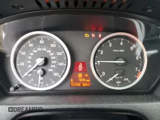 2013 BMW X6 xDrive35i z VIN 5UXFG2C55DL788611, wystawiony jako Copart lot #50972395 z przebiegiem 131 755 mil mil oraz Szkoda całkowita • Salvage title. Historia ofert i sprzedaży dostępna na DreamBid. Obrazek 9.