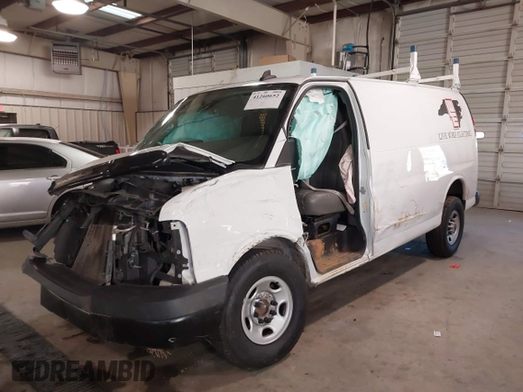 2020 GMC Savana Cargo Van with VIN 1GTW7AFP2L1273696, listed as a IAAI auction lot 41260652 with 73,307 mi miles. Bid and sale history available at carsss.com. Image 18.