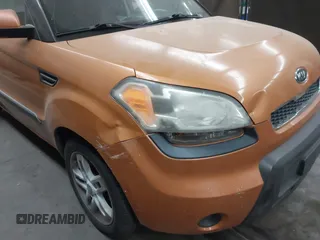 2011 Kia Soul + with VIN KNDJT2A22B7279422, listed as a IAAI auction lot 42077427 with 192,832 mi miles. Bid and sale history available at carsss.com. Image 6.
