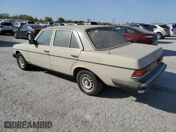 1981 Mercedes-Benz 300 D с VIN WDBAB30A2BB219265, выставлен на аукционе Copart как лот 77296414 с пробегом Не указан миль и Чистый • Clean title. История ставок и продаж доступна на DreamBid. Изображение 2.