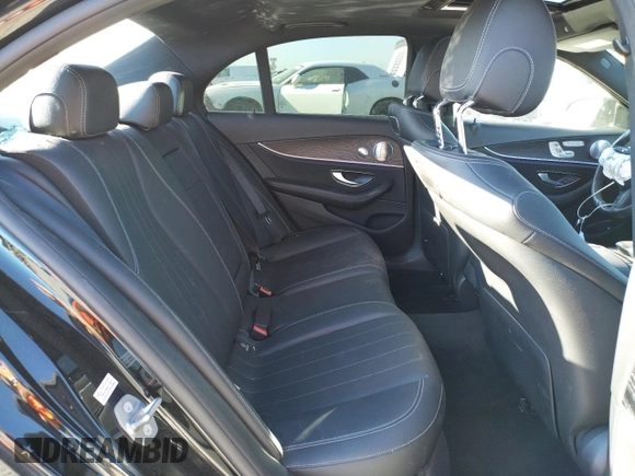 2018 Mercedes-Benz E-Class E 300 with VIN WDDZF4JB0JA381136, listed as a Copart auction lot 61482482 with 46,512 mi miles. Bid and sale history available at carsss.com. Image 6.