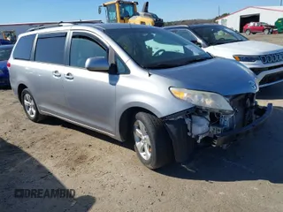 2012 Toyota Sienna LE AAS with VIN 5TDKK3DC5CS269377, listed as a IAAI auction lot 41828866 with 1 mi miles. Bid and sale history available at carsss.com. Image 1.